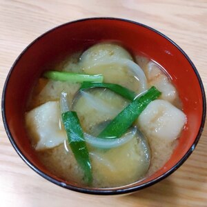 ナスとお麩のお味噌汁